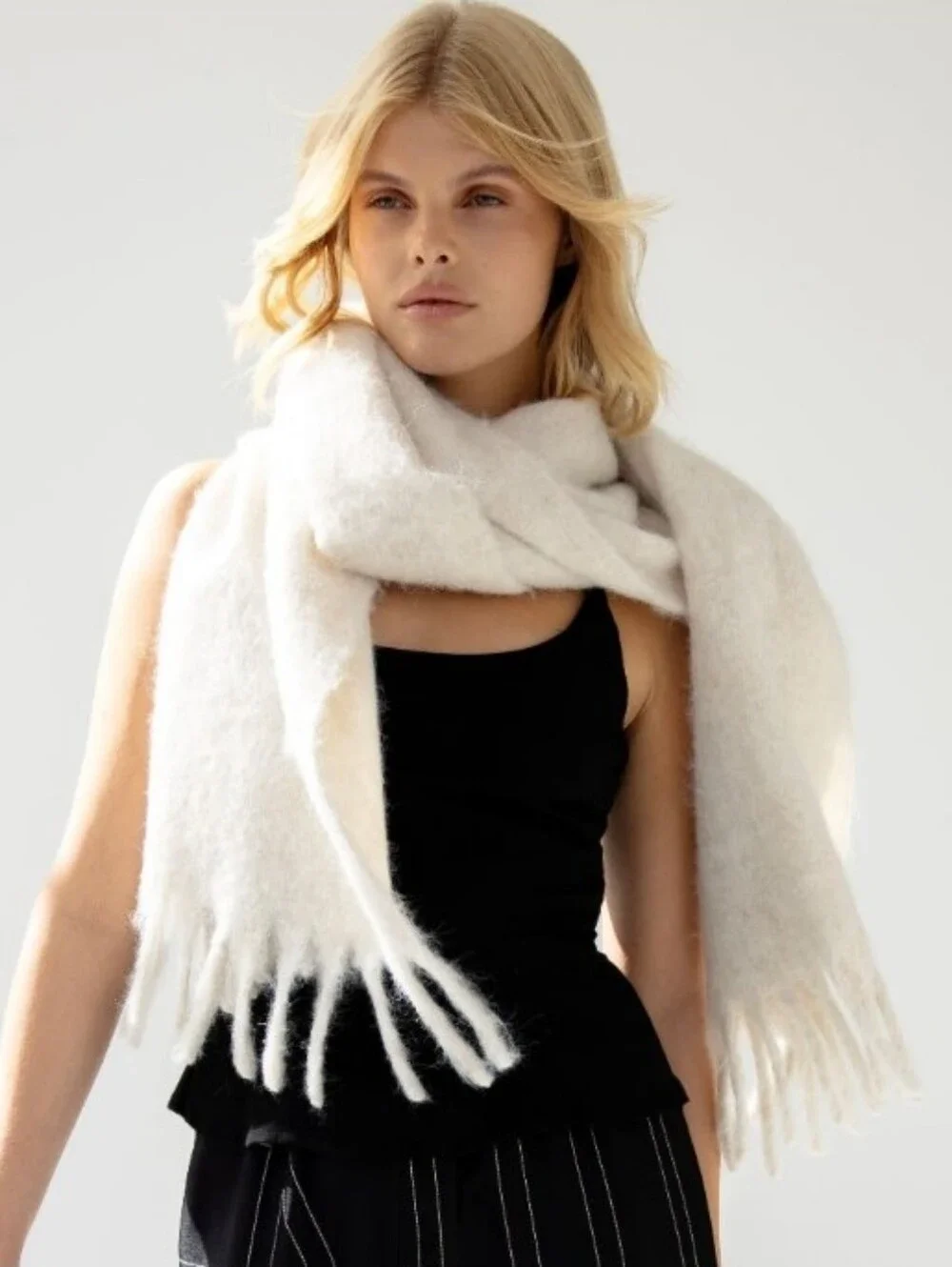 Arctic Fox Reykjavik Scarf Natural White NWT Soft Winter Chunky Unisex